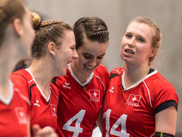 Captain Laura Künzler, Gabi Schottroff und Maja Storck (v.r.n.l.). Captain Laura Künzler, Gabi Schottroff und Maja Storck (v.r.n.l.).