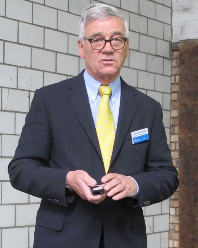 Hans-Rudolf Blöchlinger, Projektleiter für den Bau des PJZ. Hans-Rudolf Blöchlinger, Projektleiter für den Bau des PJZ.
