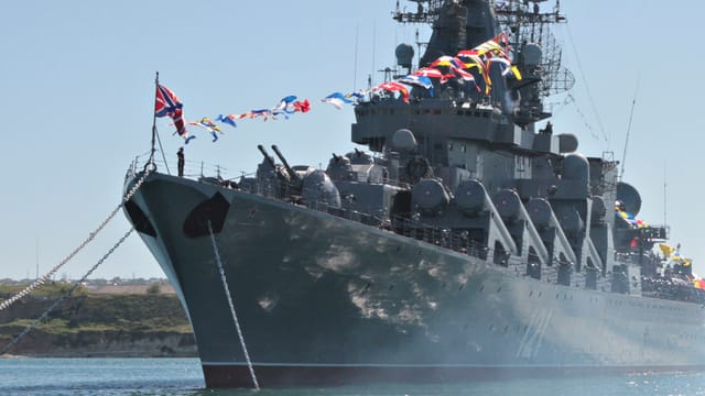 Russisches Kriegsschiff auf dem Weg ins Mittelmeer. Russisches Kriegsschiff auf dem Weg ins Mittelmeer.
