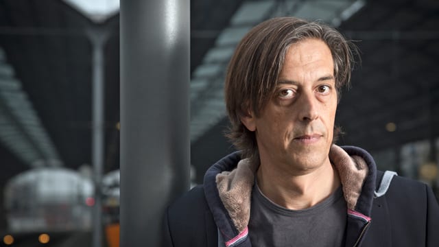 Porträt von Pedro Lenz. Porträt von Pedro Lenz.