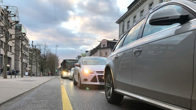 Verkehrskolonne. Verkehrskolonne.