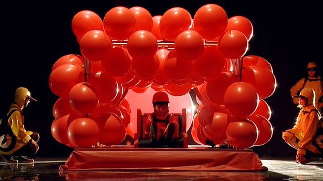 Video «Achtung! Experiment: Das Luftballon-Fahrzeug (29/52)» abspielen Video «Achtung! Experiment: Das Luftballon-Fahrzeug (29/52)» abspielen
