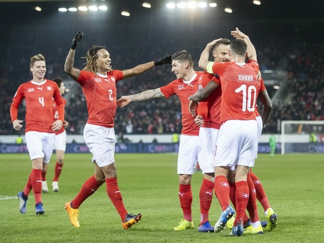Jubelnde Schweizer Spieler Jubelnde Schweizer Spieler