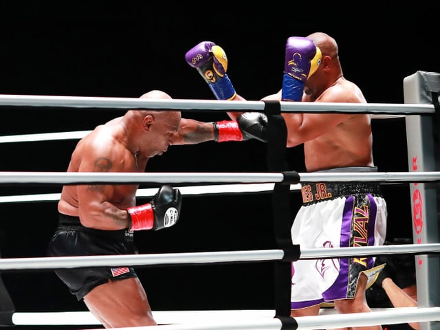 Mike Tyson und Roy Jones Jr. Mike Tyson und Roy Jones Jr.