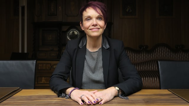 Porträt der Nidwaldner SVP-Politikerin Michèle Blöchliger. Porträt der Nidwaldner SVP-Politikerin Michèle Blöchliger.