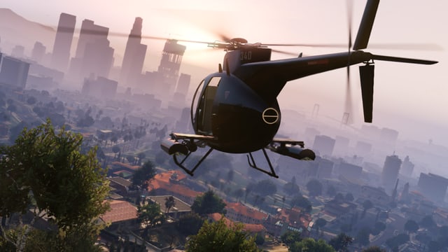 Hubschrauber fliegt gen Downtown. Hubschrauber fliegt gen Downtown.