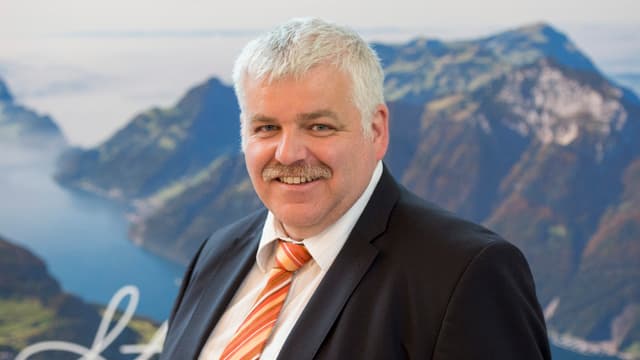 Othmar Reichmuth CVP-Regierungsrat vom Kt. Schwyz. Othmar Reichmuth CVP-Regierungsrat vom Kt. Schwyz.
