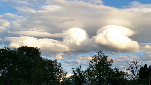 Quellwolken am Sonntagabend über St. Margrethen. Quellwolken am Sonntagabend über St. Margrethen.