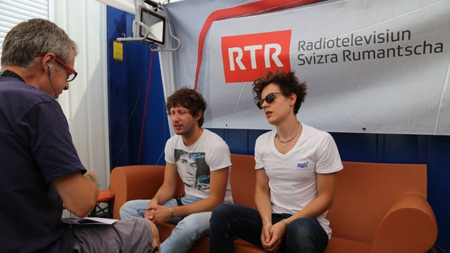 Ils dus commembers da Baba Shrimps Adrian Kübler (san.) e Luca Burkhart, vegnan intervistai da Jachen Prevost. Ils dus commembers da Baba Shrimps Adrian Kübler (san.) e Luca Burkhart, vegnan intervistai da Jachen Prevost.