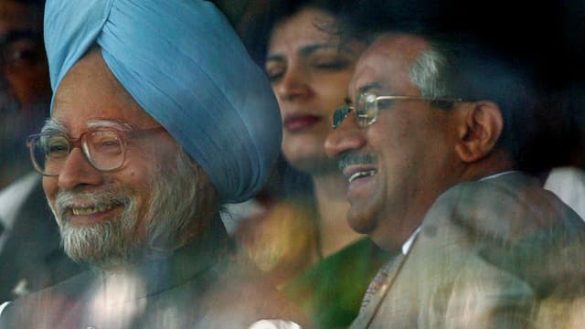 Indiens Ministerpräsident Manmohan Singh und der pakistanische Präsident Pervez Musharraf Indiens Ministerpräsident Manmohan Singh und der pakistanische Präsident Pervez Musharraf