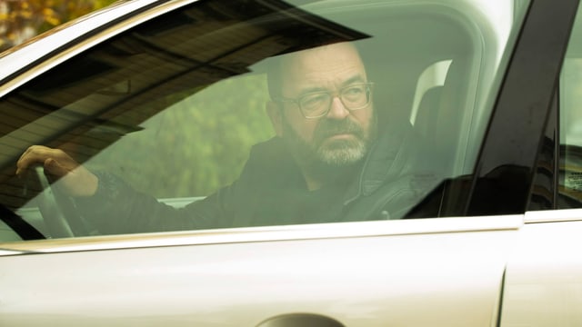 Max Küng im Auto Max Küng im Auto