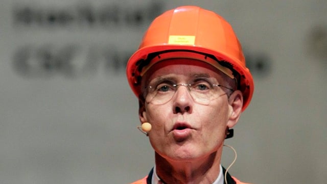 Alt-Bundesrat Leuenberger mit Helm Alt-Bundesrat Leuenberger mit Helm