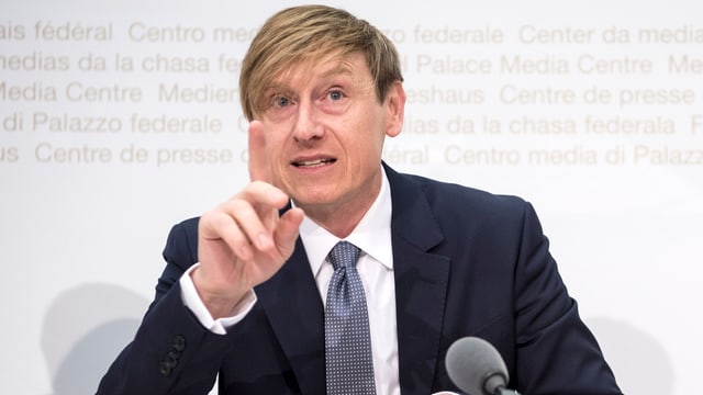 Stefan Meierhans, survegliader da pretschs. Stefan Meierhans, survegliader da pretschs.