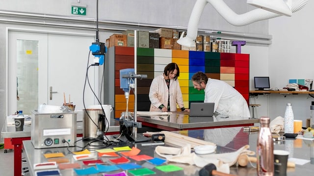 Das Atelier mit den Farbpigmenten. Das Atelier mit den Farbpigmenten.