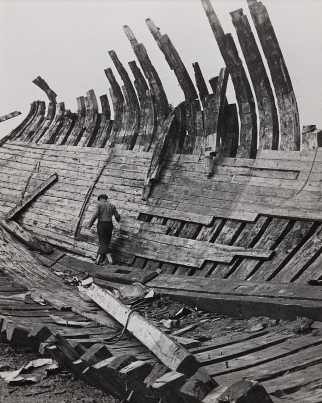 Wrack auf der Ile Bréhat, Bretagne, 1936. Wrack auf der Ile Bréhat, Bretagne, 1936.