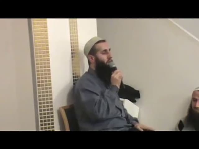 Bilal Bosnić aufgenommen während seiner Predigt in Wallisellen. Bilal Bosnić aufgenommen während seiner Predigt in Wallisellen.