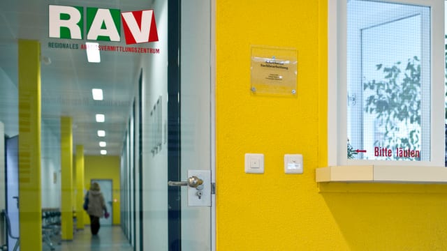 Frau beim RAV Frau beim RAV