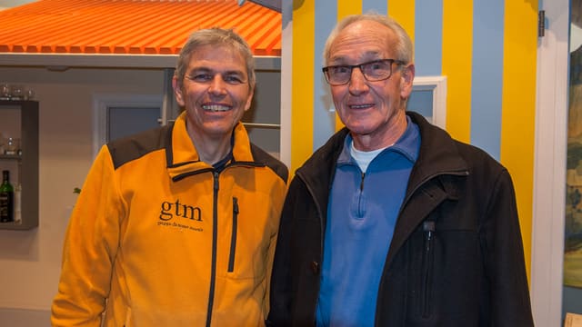 Sigis Beer il president da la gruppa cun Vigeli Lutz ch'è dapi l'entschatta commember. Sigis Beer il president da la gruppa cun Vigeli Lutz ch'è dapi l'entschatta commember.