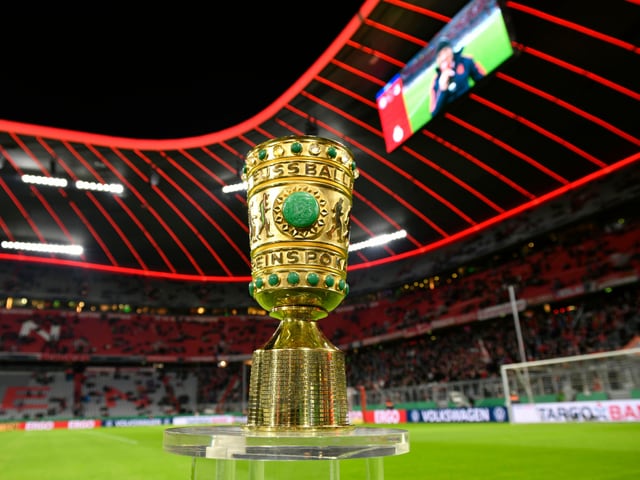 Pokal. Pokal.