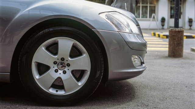 Passenderweise war ein Fahrlehrer vor Ort, der den Dreikäsehoch endgültig stoppen konnte. Passenderweise war ein Fahrlehrer vor Ort, der den Dreikäsehoch endgültig stoppen konnte.