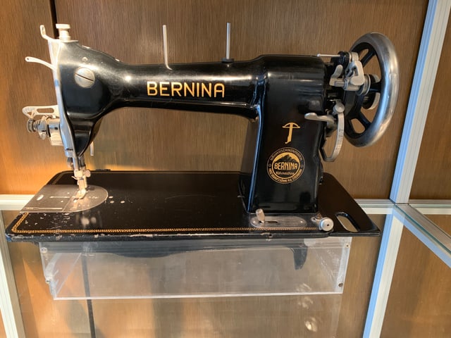 Die erste Nähmaschine von Bernina unter dem Namen Bernina wurde vor rund 100 Jahren in Steckborn hergestellt. Die erste Nähmaschine von Bernina unter dem Namen Bernina wurde vor rund 100 Jahren in Steckborn hergestellt.