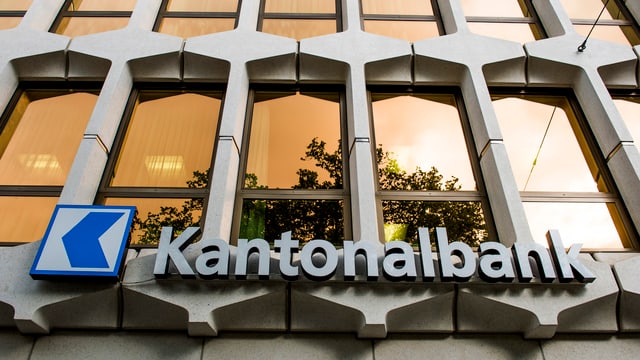 Fassade der Luzerner Kantonalbank in der Stadt Luzern. Fassade der Luzerner Kantonalbank in der Stadt Luzern.