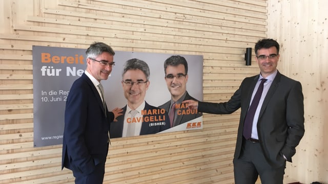 Ensemen cun ses collega da partida, Mario Cavigelli, vul Marcus Caduff vegnir elegì en la regenza grischuna. Ensemen cun ses collega da partida, Mario Cavigelli, vul Marcus Caduff vegnir elegì en la regenza grischuna.