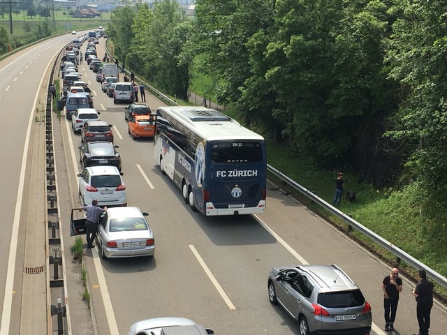 Der leere FCZ-Car im Stau Der leere FCZ-Car im Stau