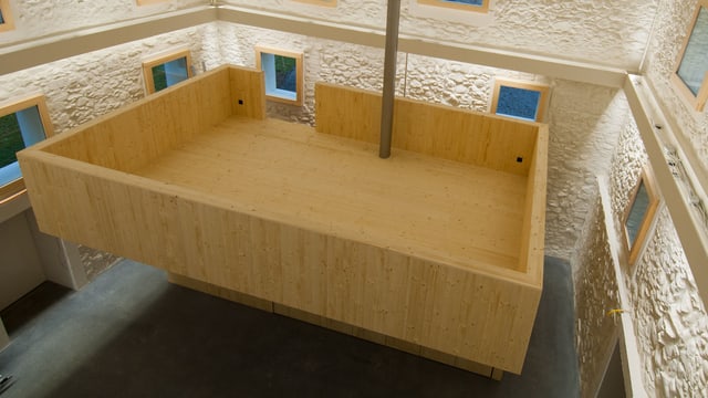 Eine Holzbühne ihm Raum Eine Holzbühne ihm Raum