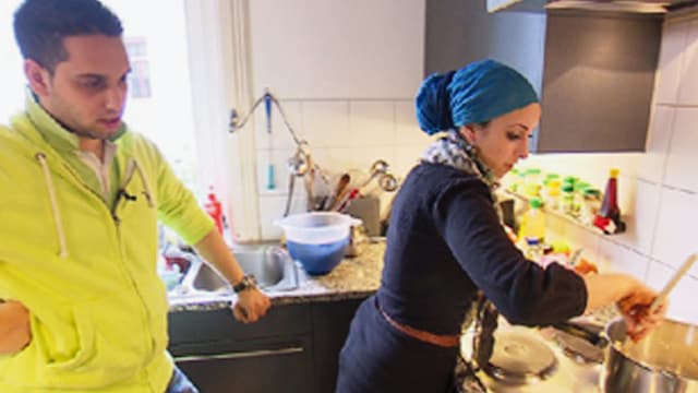 Video «Göttlich speisen - Wie die multireligiöse Schweiz isst» abspielen Video «Göttlich speisen - Wie die multireligiöse Schweiz isst» abspielen
