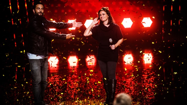 Jessica Maurer und Bligg auf der Bühne. Jessica Maurer und Bligg auf der Bühne.