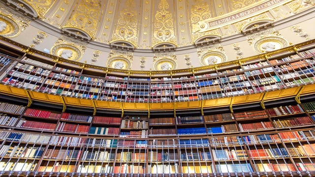 Innenansicht der Richelieu Bibliothek in Paris. Innenansicht der Richelieu Bibliothek in Paris.
