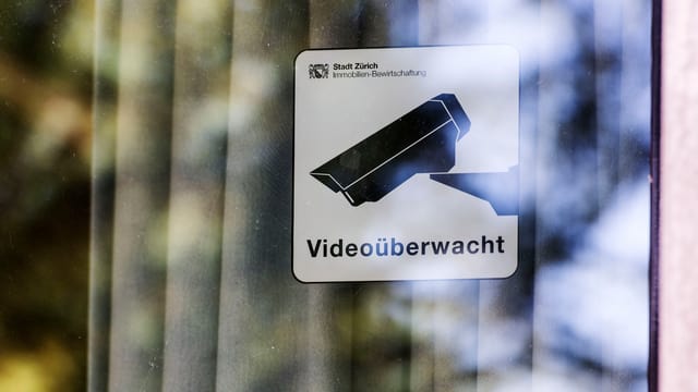 Piktogramm Videoüberwacht der Stadt Zürich. Piktogramm Videoüberwacht der Stadt Zürich.