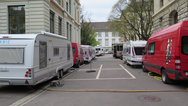 Rund um das Spelterini-Gelände stehen die vielen Wohnwagen der Artisten. Rund um das Spelterini-Gelände stehen die vielen Wohnwagen der Artisten.