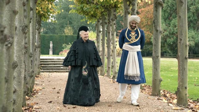 Ein Mann und eine Frau gehen spazieren. Ein Mann und eine Frau gehen spazieren.
