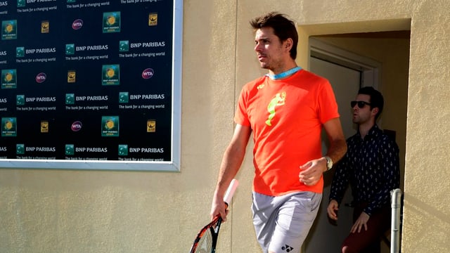 Stan Wawrinka betritt in Indian Wells den Presseraum. Stan Wawrinka betritt in Indian Wells den Presseraum.