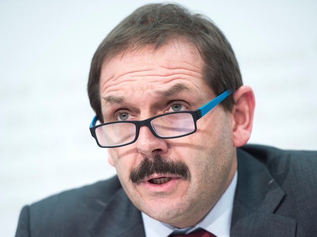 na vezza betg in autra pussibelità sco las quotas per promover dunnas en il Cussegl federal. na vezza betg in autra pussibelità sco las quotas per promover dunnas en il Cussegl federal.
