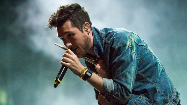 Dan Smith da Bastille sa legra segiramain sin las muntagnas grischunas! Dan Smith da Bastille sa legra segiramain sin las muntagnas grischunas!
