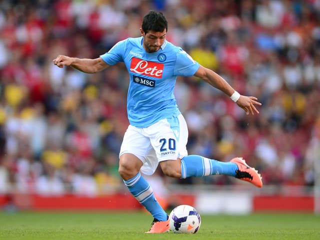 In seiner zweiten Saison bei der SSC startete der 27-jährige Mittelfeldspieler so richtig durch. Sowohl bei Napoli als auch in der Schweizer Nationalmannschaft machte Dzemaili Gökhan Inler den Platz als Regisseur vermehrt streitig.