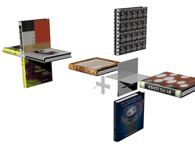 Bücher und ein Metallkreuz Bücher und ein Metallkreuz