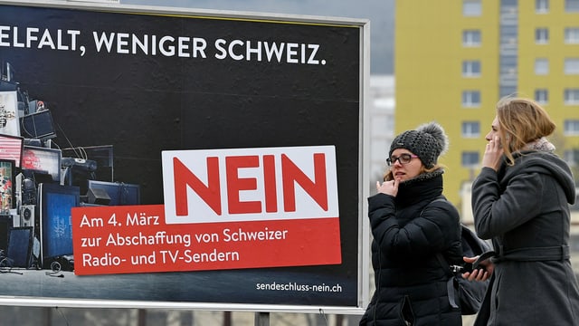Nein-Plakat zu NoBillag. Nein-Plakat zu NoBillag.