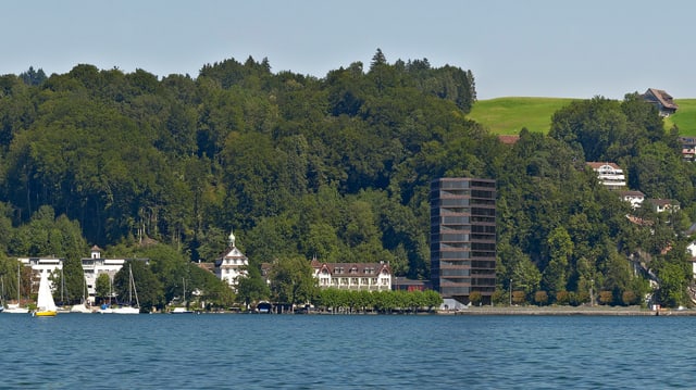 Blick auf die Seeburg vom See her mit Hochhaus-Modell. Blick auf die Seeburg vom See her mit Hochhaus-Modell.