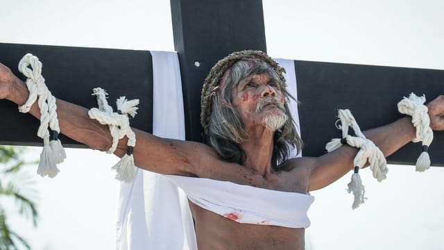 Ein Mann am Kreuz Ein Mann am Kreuz