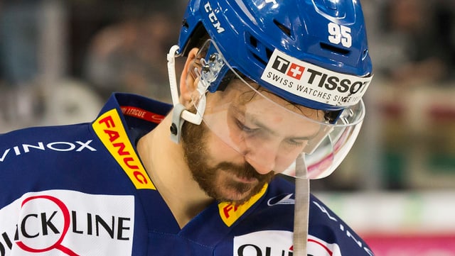 Thomas Wellinger mit hängendem Kopf. Thomas Wellinger mit hängendem Kopf.
