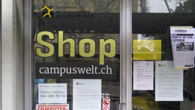 Ein geschlossener Kiosk für Studenten Ein geschlossener Kiosk für Studenten