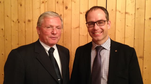 L'investider austriac Manfred Moschner ed il president communal da Savognin Patrick Vincenz. L'investider austriac Manfred Moschner ed il president communal da Savognin Patrick Vincenz.