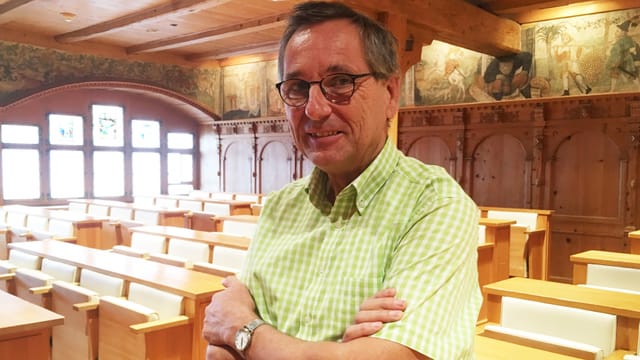Roland Inauen im Ratsherrensaal in Appenzell. Roland Inauen im Ratsherrensaal in Appenzell.