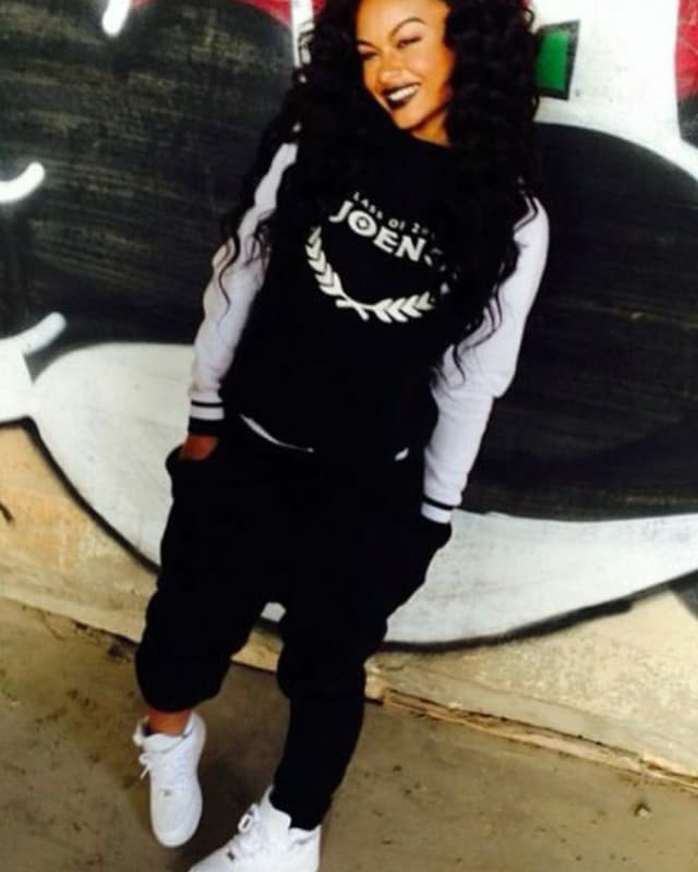 Mädchen im Hip Hop-Look