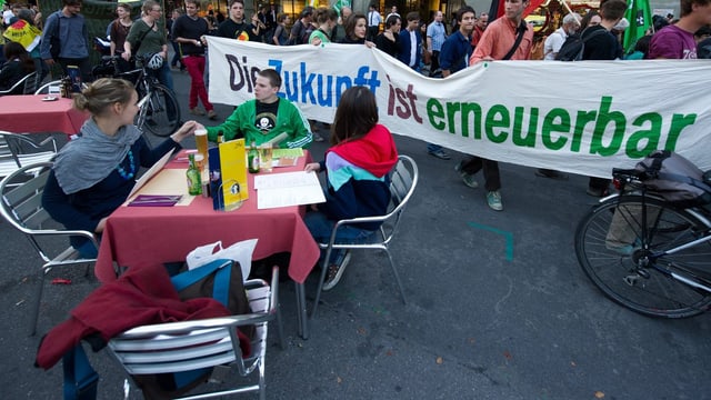 Jugendliche an Demonstration Jugendliche an Demonstration