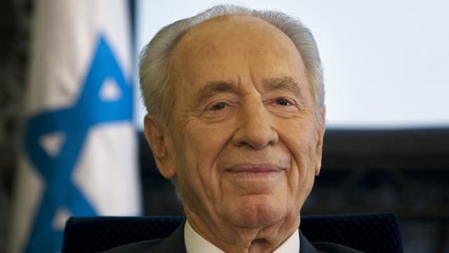 Schimon Peres im Porträtfoto. Schimon Peres im Porträtfoto.